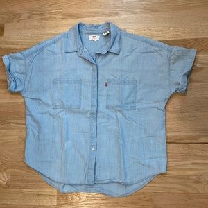 Levi's Denim Short Sleeve Two Pocket Button Up Shirt